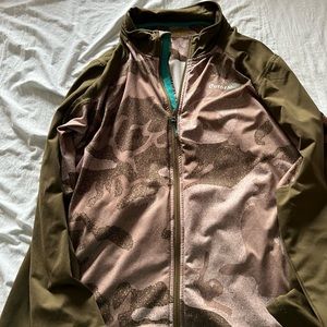 Full zip Cabelas Camo jacket